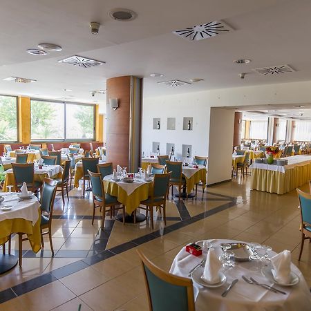 Hotel Atlas Alba Adriatica Esterno foto