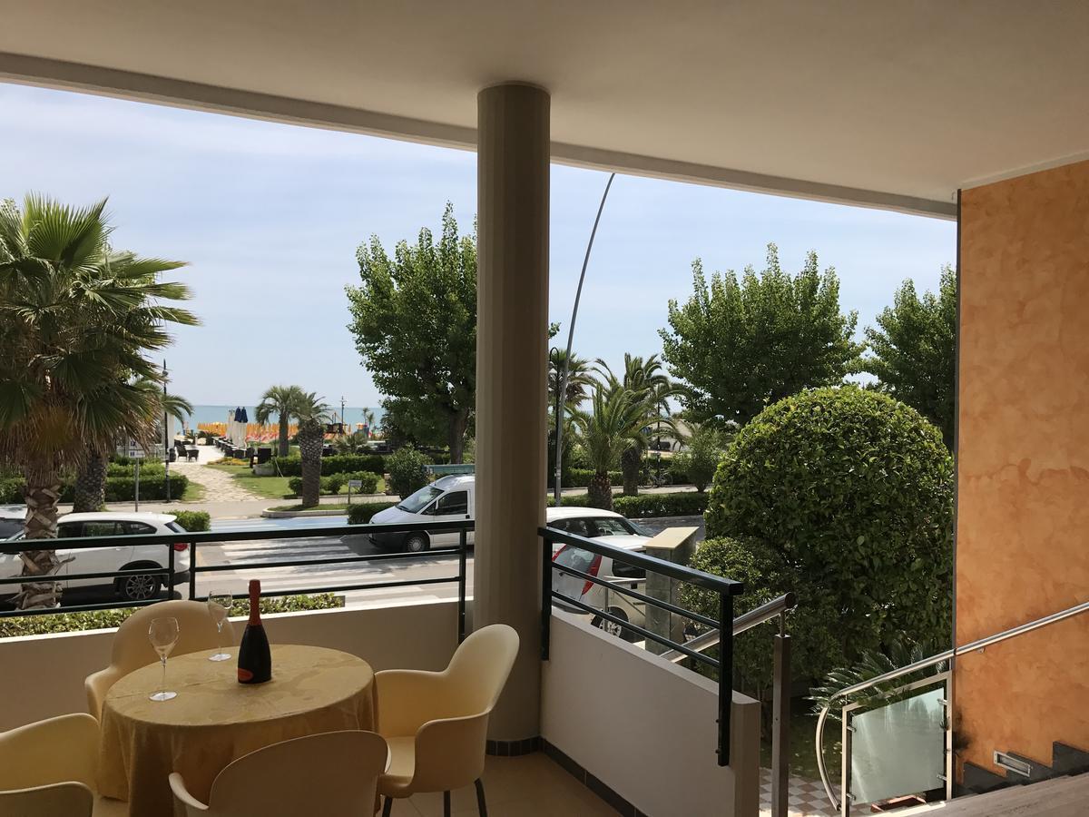 Hotel Atlas Alba Adriatica Esterno foto
