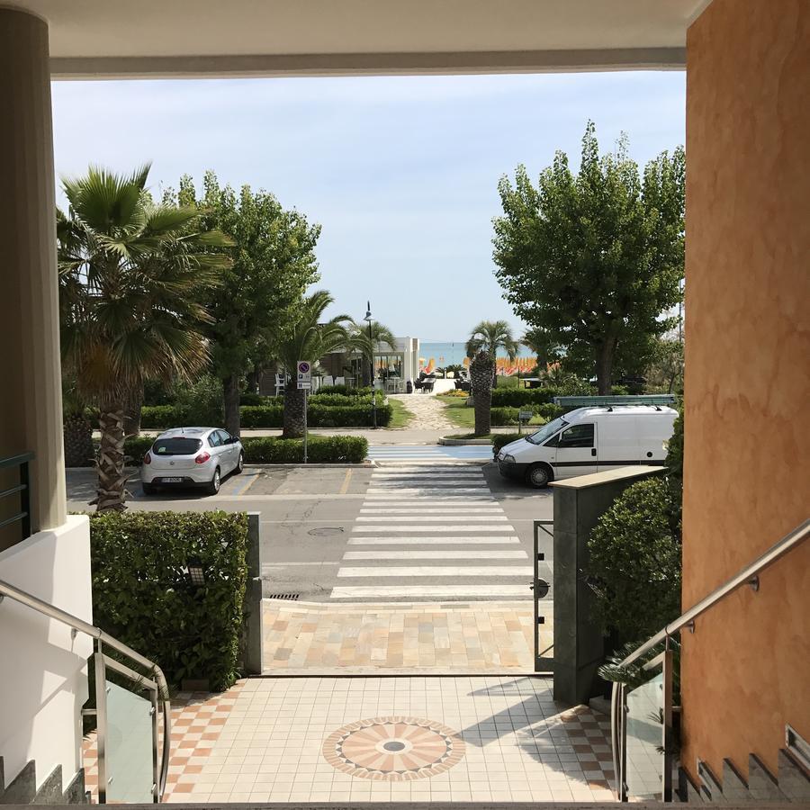 Hotel Atlas Alba Adriatica Esterno foto