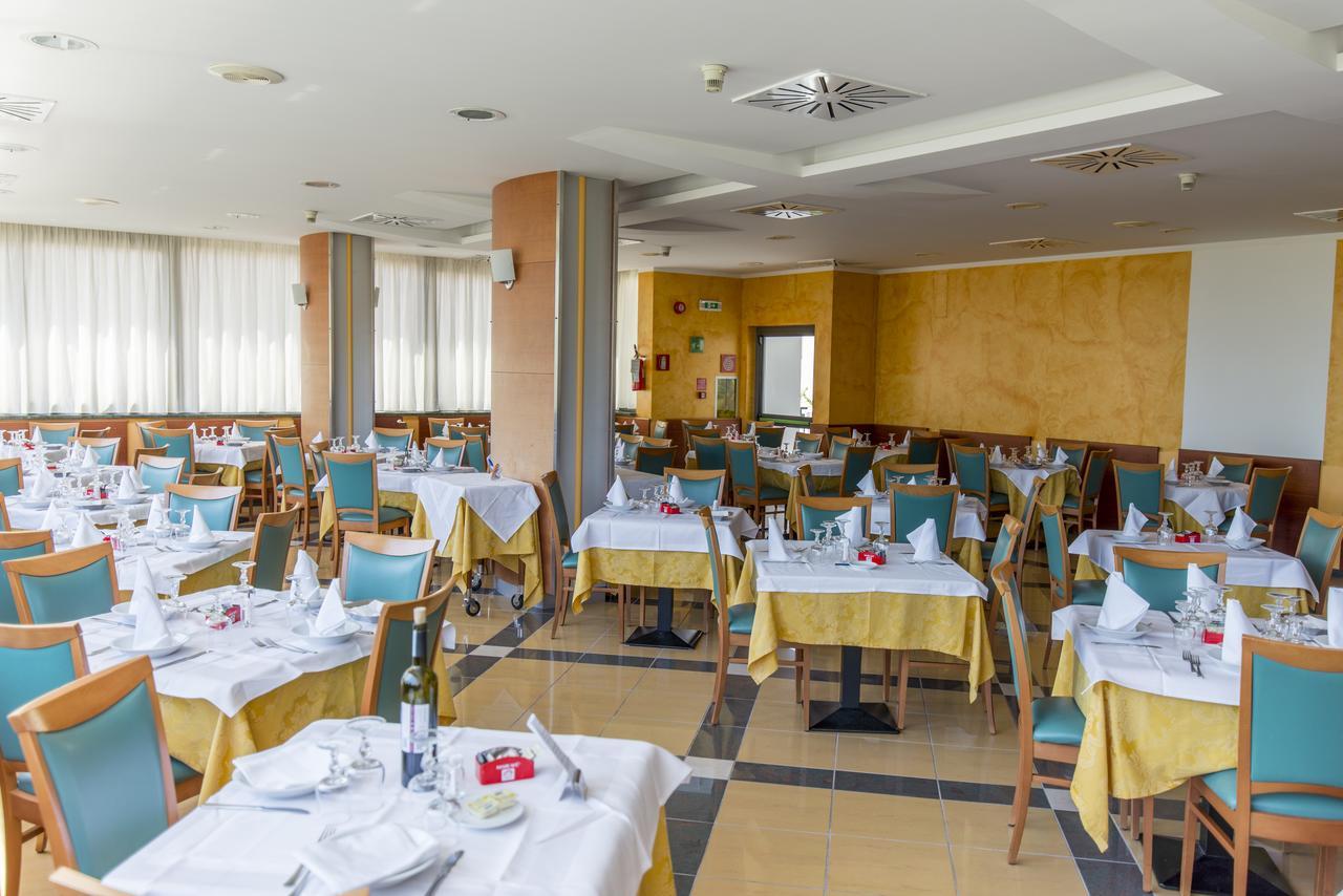 Hotel Atlas Alba Adriatica Esterno foto