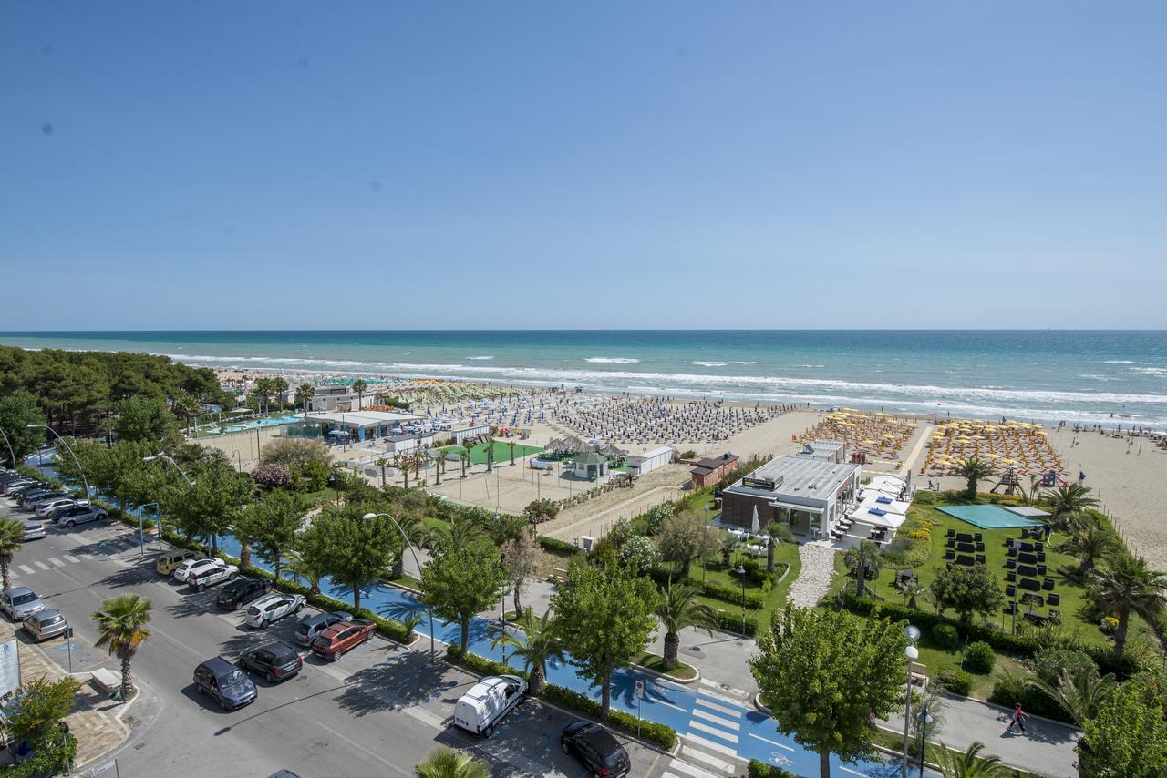 Hotel Atlas Alba Adriatica Esterno foto
