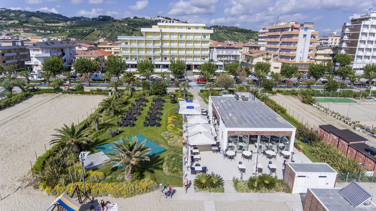 Hotel Atlas Alba Adriatica Esterno foto