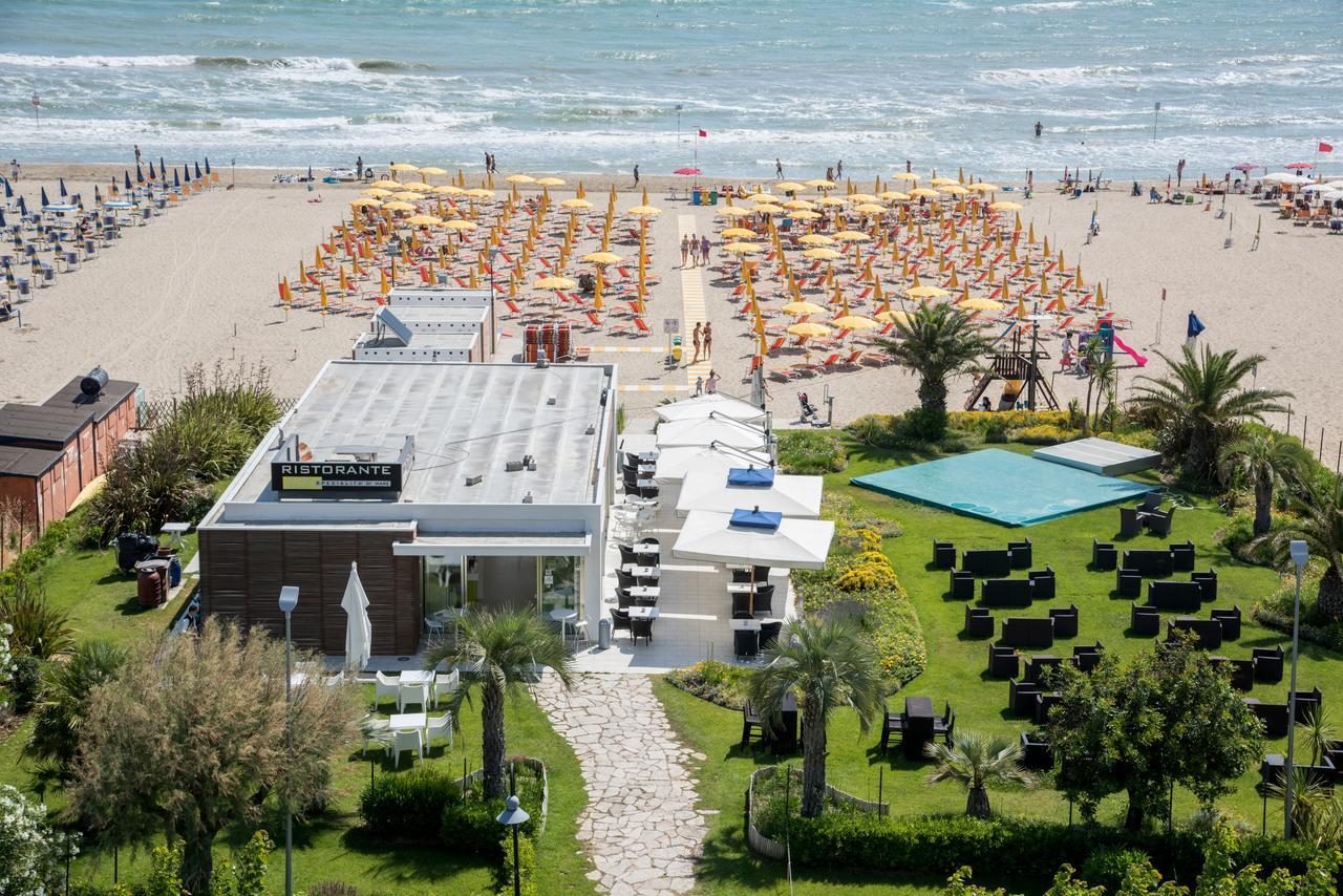 Hotel Atlas Alba Adriatica Esterno foto